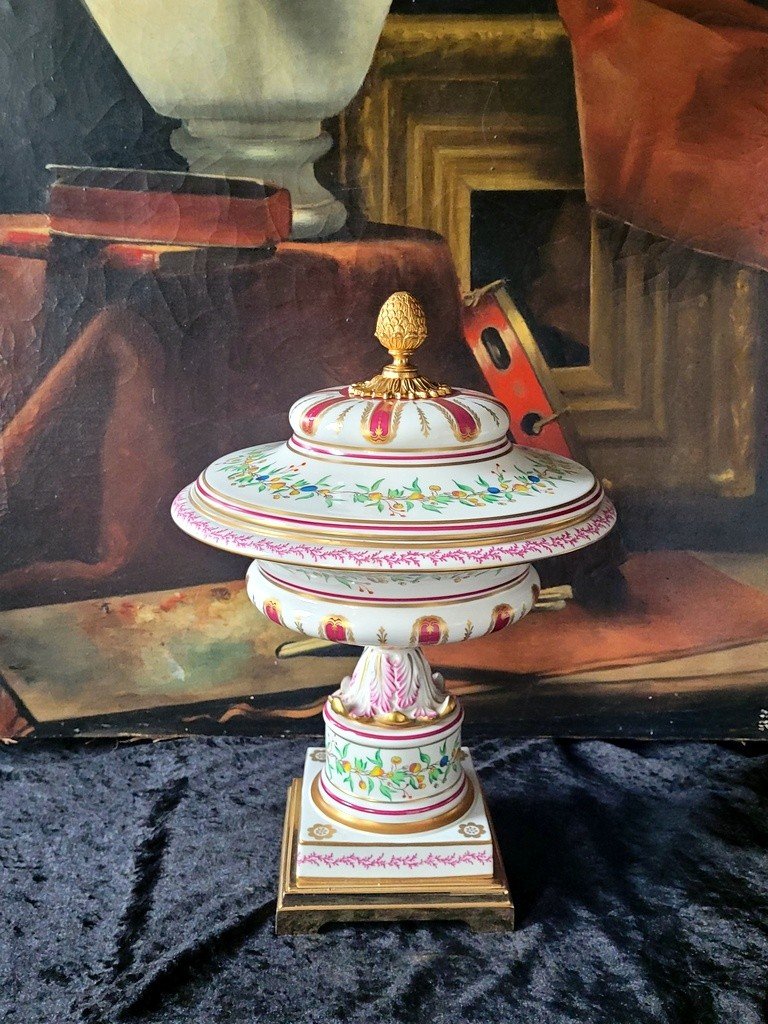  &quot; Centre de Table &quot; en Porcelaine de S&egrave;vres Polychrome