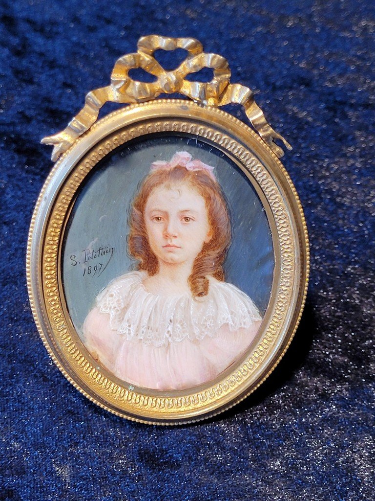  "portrait Of A Young Girl" Painted Miniature Signed Petitain 1897 - Louis XVI Frame In Bronze