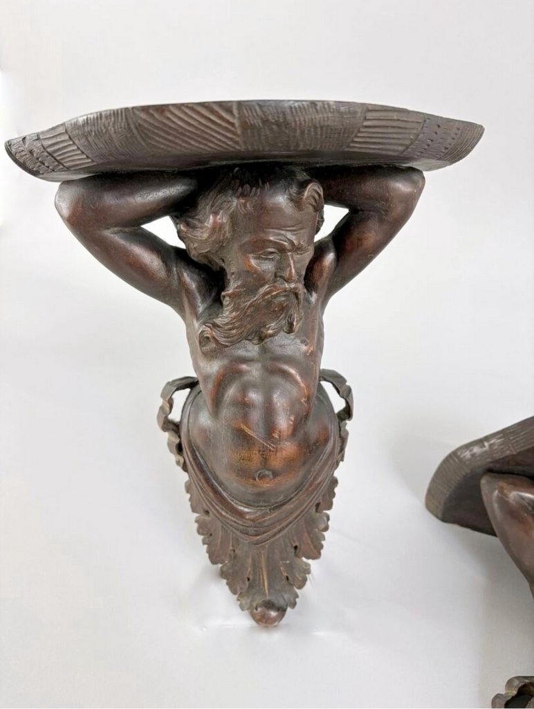  Pair Of Carved Wooden Wall Lamps With Round Decorations Of Bearded Men - 19th Century  -photo-3