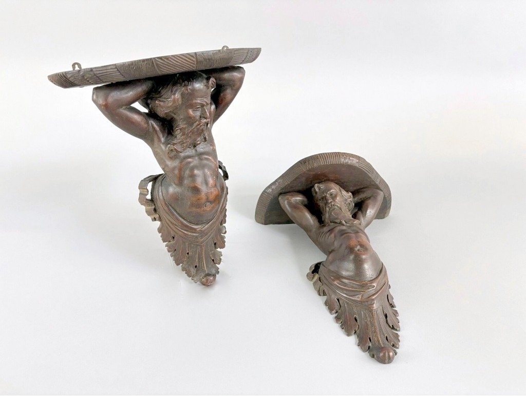  Pair Of Carved Wooden Wall Lamps With Round Decorations Of Bearded Men - 19th Century  