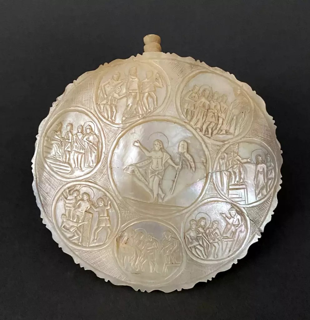  Carved Mother-of-pearl Shell - 19th Century