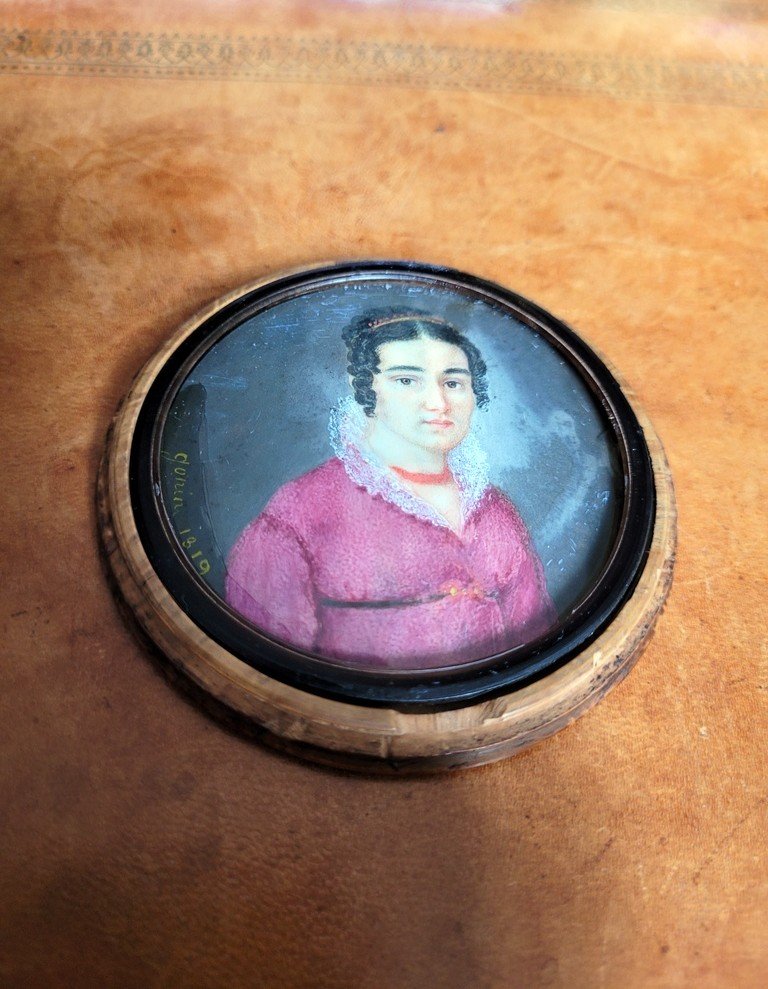 Ecrin  contenant Le Portrait d'une élégante - Miniature peinte - Signée Gonin 1819-photo-2