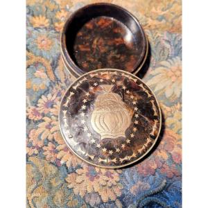 Large Snuffbox In Tortoiseshell And Brass Marquetry - 18th Century