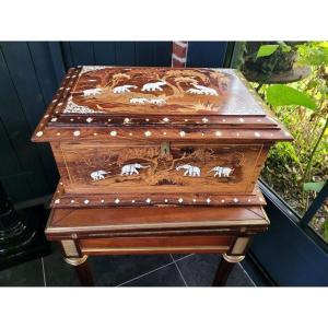  Large Indian Wedding Chest In Rosewood And Marquetry - 19th Century