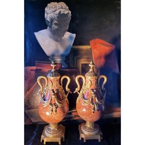  Paire de Vases  Louis XVI en Marbre Rouge et Bronzes Dorés aux Cygnes  - XIXe Siècle