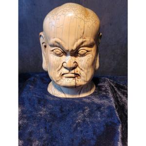 T&ecirc;te de Bouddha sculpt&eacute;e et sign&eacute;e - Origine Mammouth&nbsp; datant du XVIIIe Si&egrave;cle&nbsp;