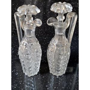  Baccarat  XIXe- Paire de Burettes " Huilier & Vinaigrier "  en Verre Mouluré à Anses Carrées 