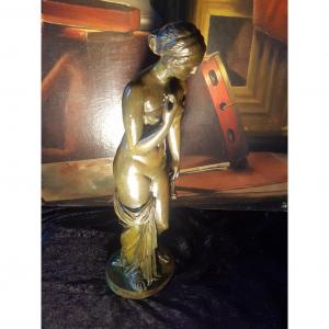 &quot; Jeune femme nue &quot; repr&eacute;sentant Diane de Gabi - Bronze XIXe - Sign&eacute; F. BARBEDIENNE .