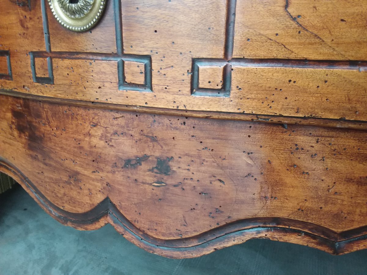 Curved Sauteuse Commode In Front, Louis XV Louis XVI Transition In Walnut Eighteenth Time-photo-4