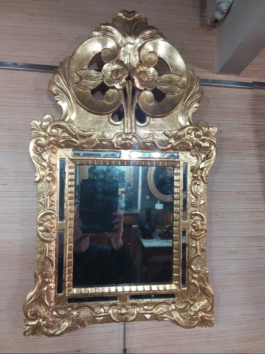 Petit Miroir à Parcloses En Bois Doré XVIIIème