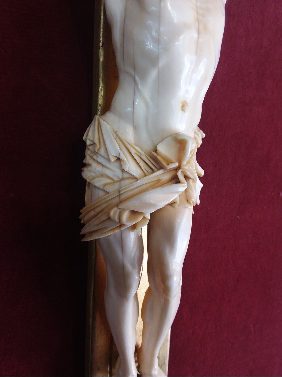 Crucifix In Ivory Carved In A Frame With Parecloses In Golden Wood With Pelican Decor-photo-3