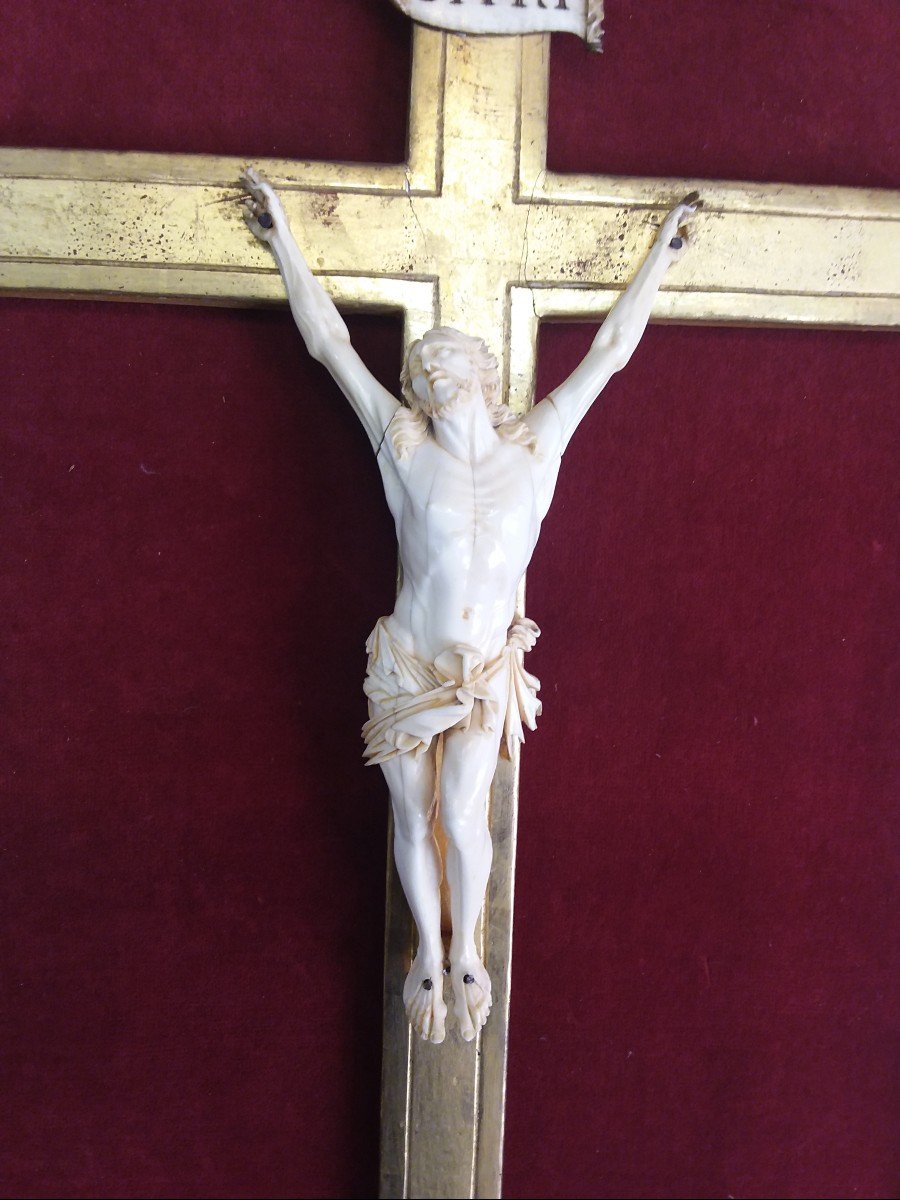 Crucifix In Ivory Carved In A Frame With Parecloses In Golden Wood With Pelican Decor-photo-4