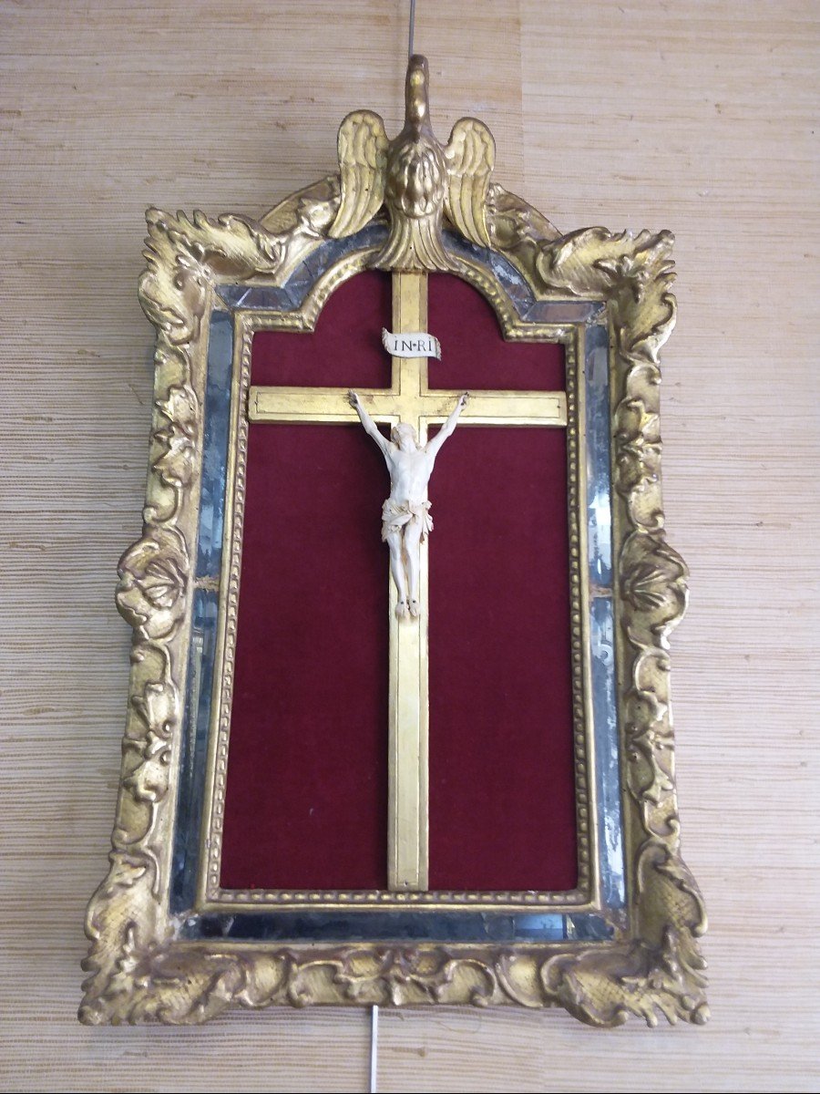 Crucifix In Ivory Carved In A Frame With Parecloses In Golden Wood With Pelican Decor