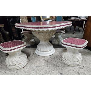 Salon De Jardin,  Table Et Quatre Tabourets 