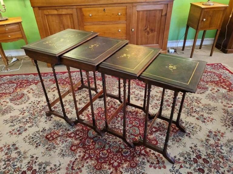 Series Of 4 Nesting Tables 19th Century 450 Euros