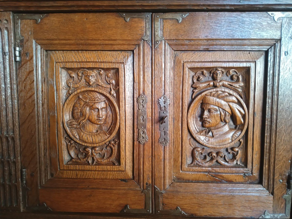 Small Oak Cabinet With Carved Decor Of Medallions-photo-2