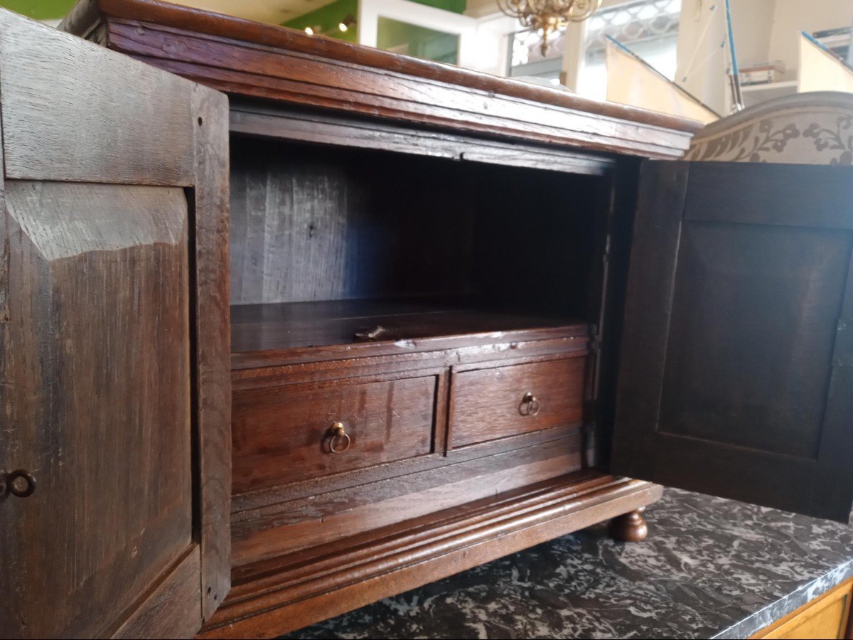 Small Oak Cabinet With Carved Decor Of Medallions-photo-4