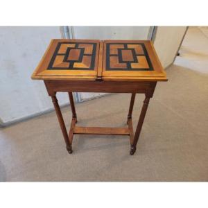 Petite Table En Noyer  XVIIIème  650 Euros