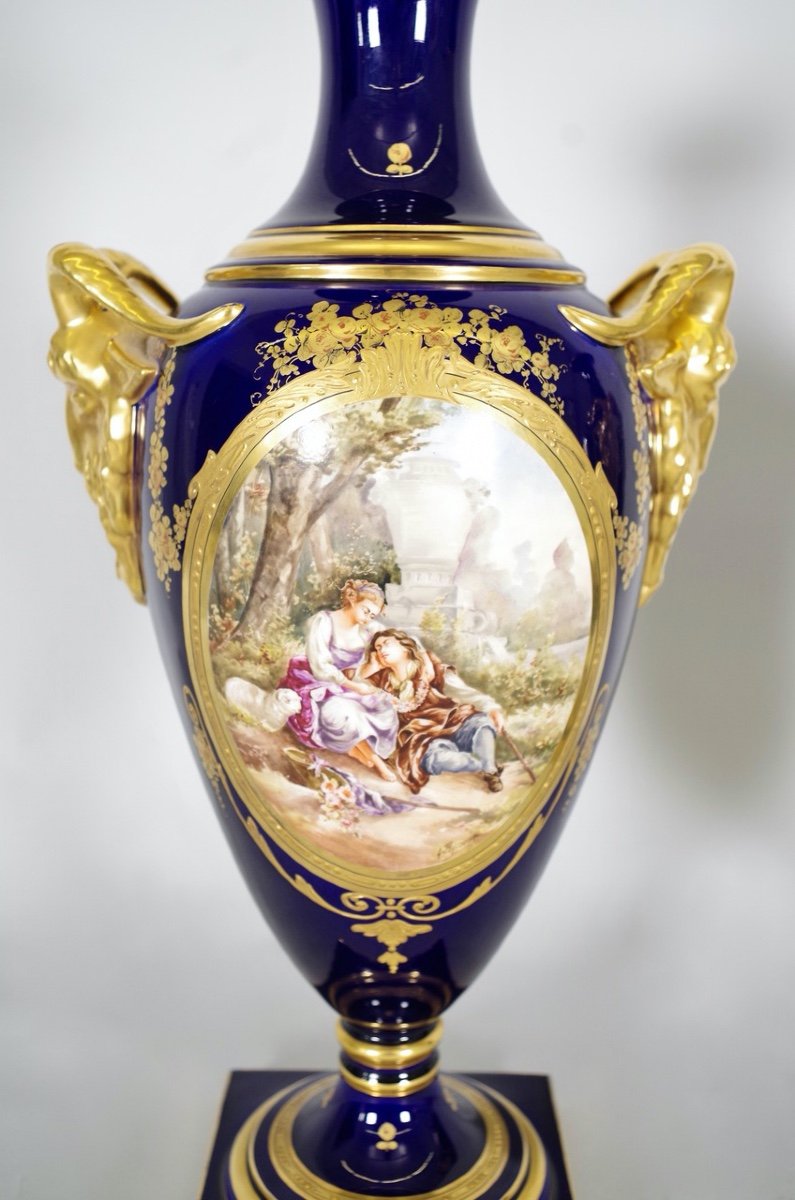 Gustave Asch : paire de vases en porcelaine style Sèvres-photo-3