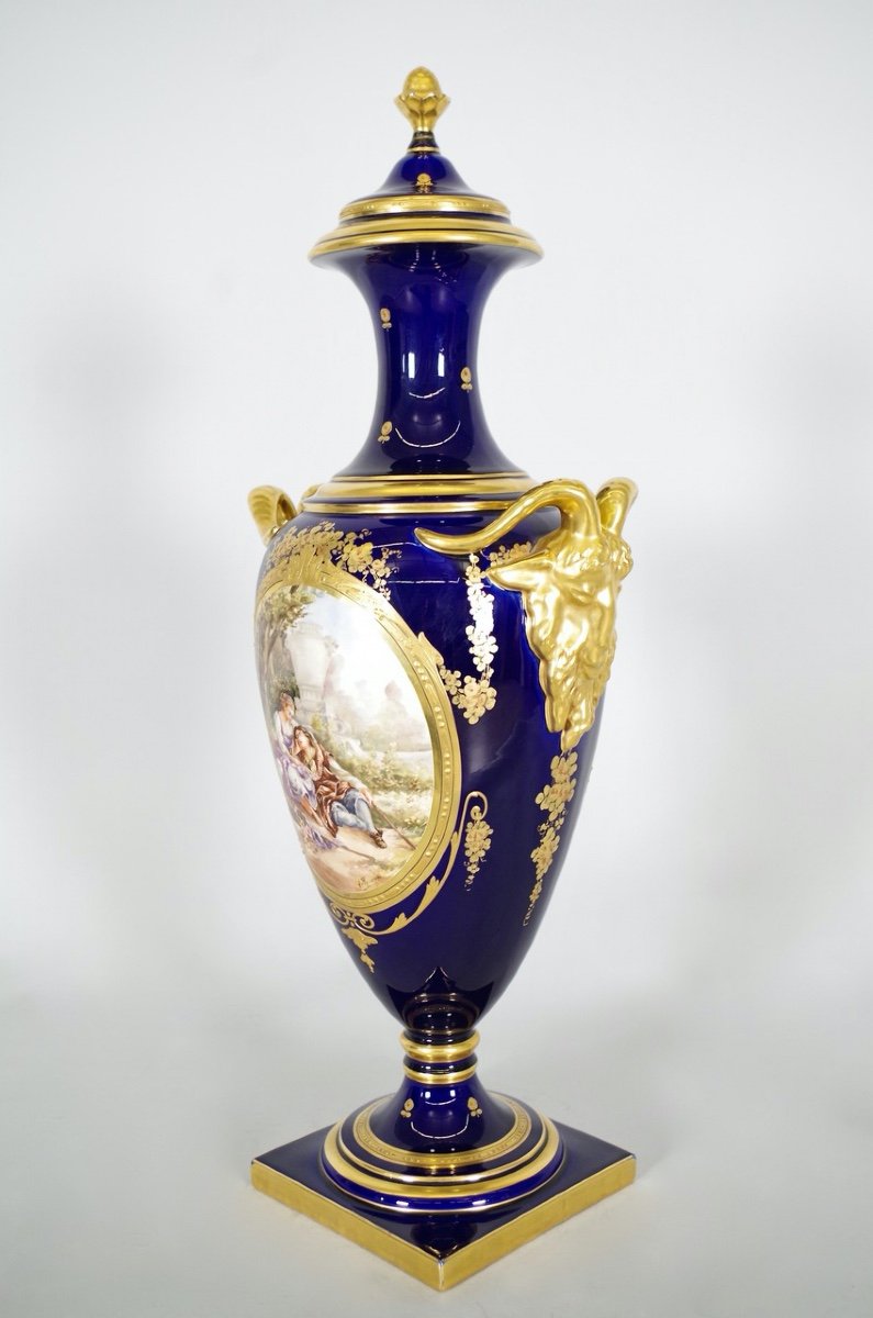 Gustave Asch : paire de vases en porcelaine style Sèvres-photo-1