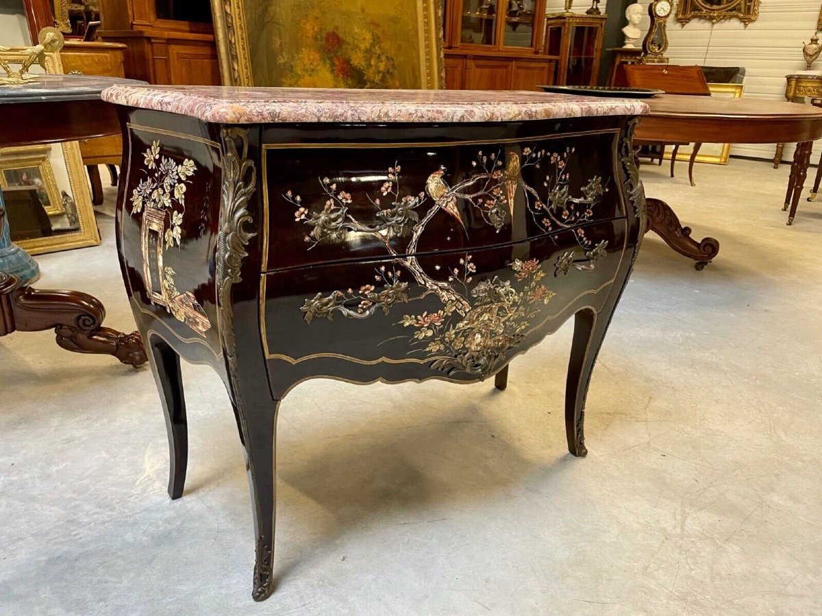 Louis XV Style Chest Of Drawers In Chinese Lacquer