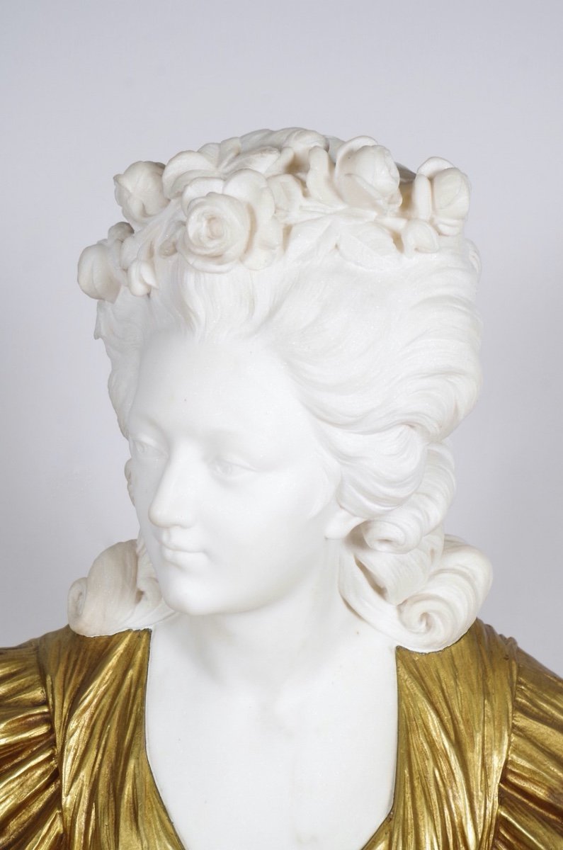 Bust Of Marie-antoinette In Marble And Bronze-photo-4