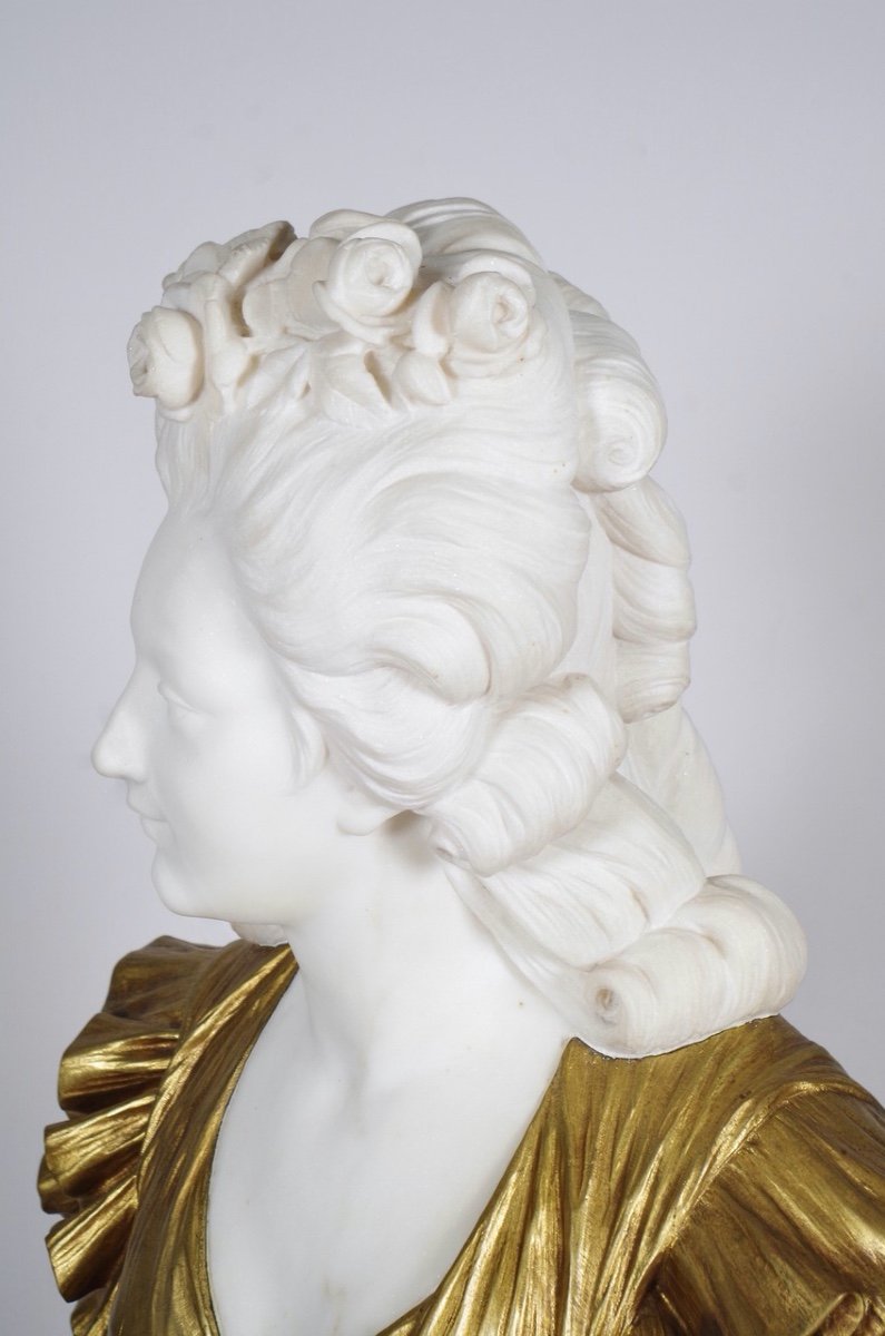 Bust Of Marie-antoinette In Marble And Bronze-photo-2