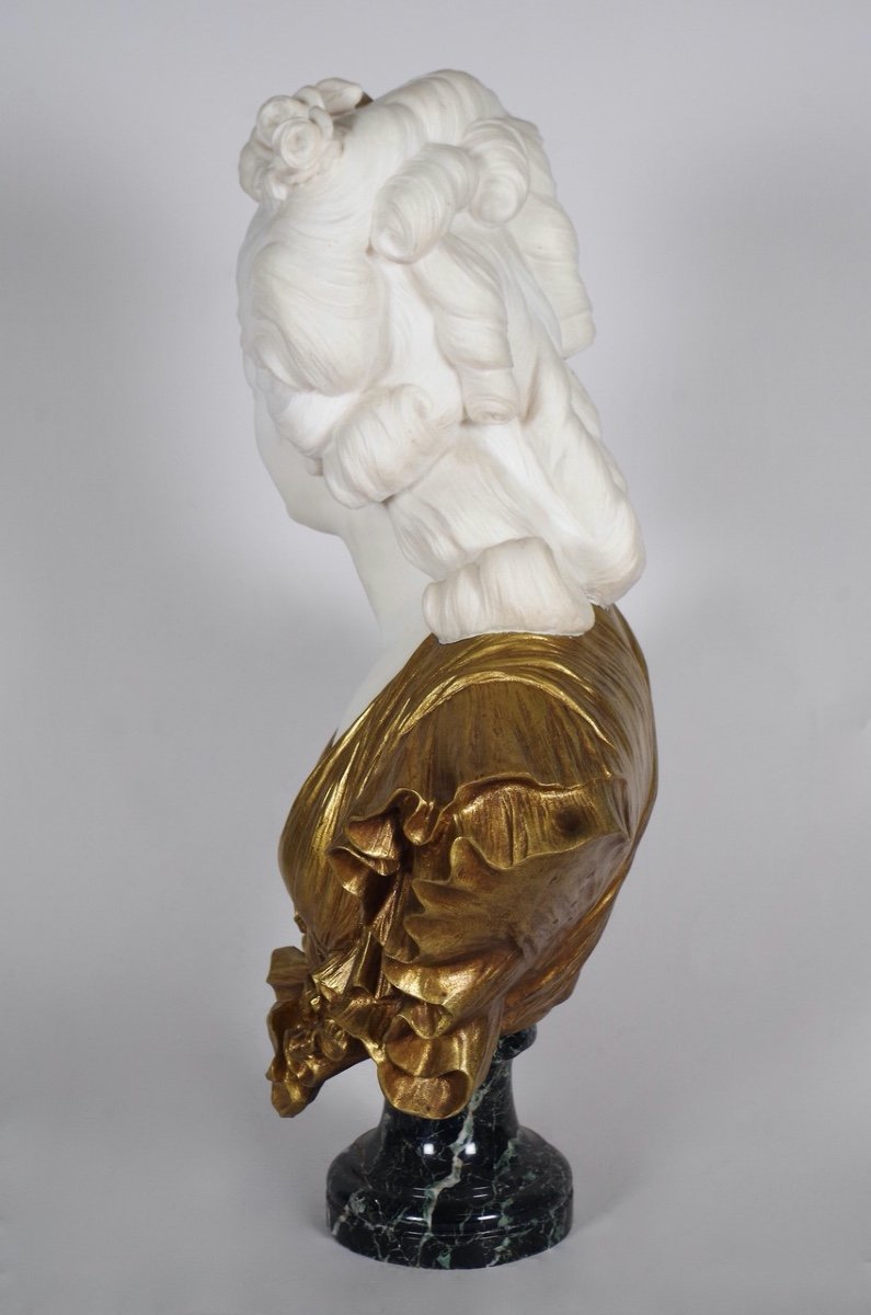 Bust Of Marie-antoinette In Marble And Bronze-photo-3