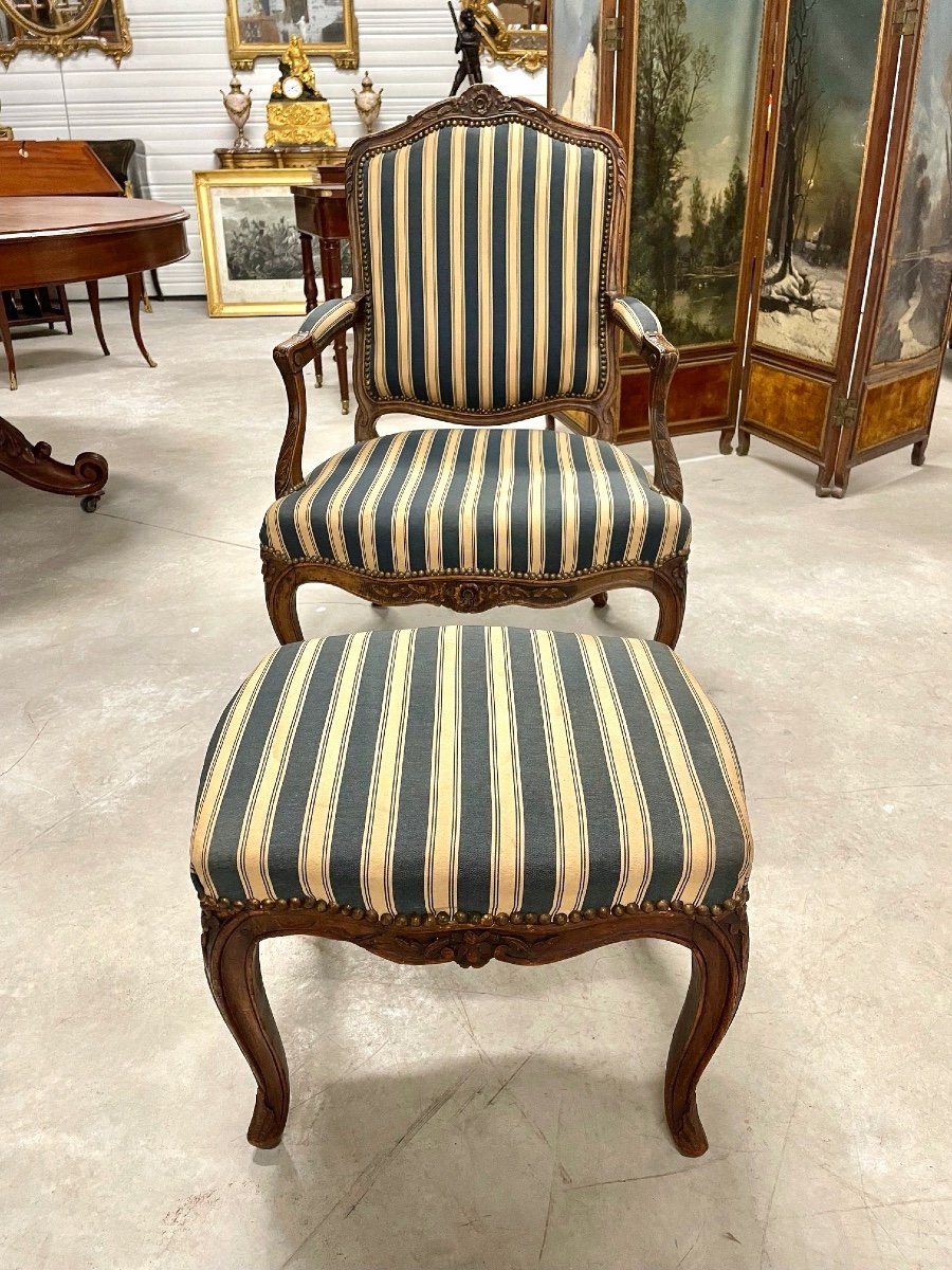 Fauteuil et repose-pieds époque Louis XV -photo-2