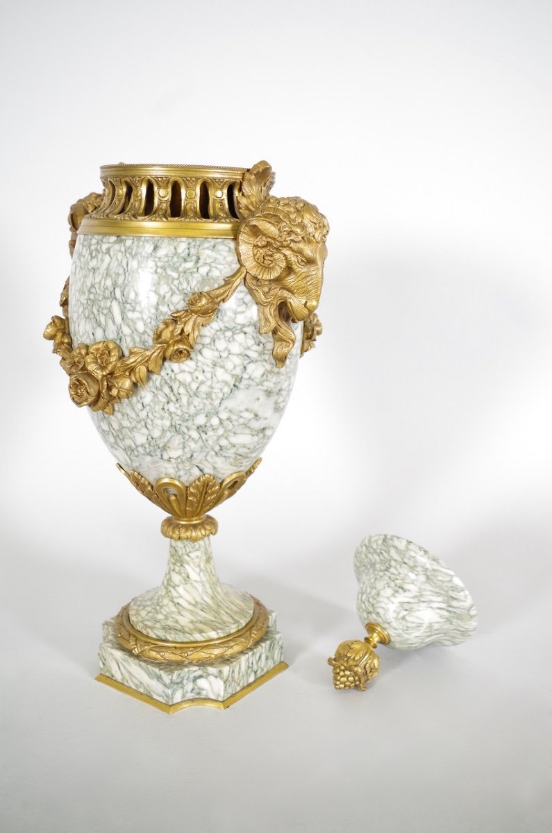 Paire de vases en marbre style Louis XVI-photo-5