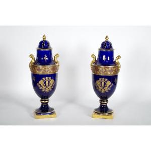 Pinon-heuzé Factory In Tours - Pair Of Porcelain Vases