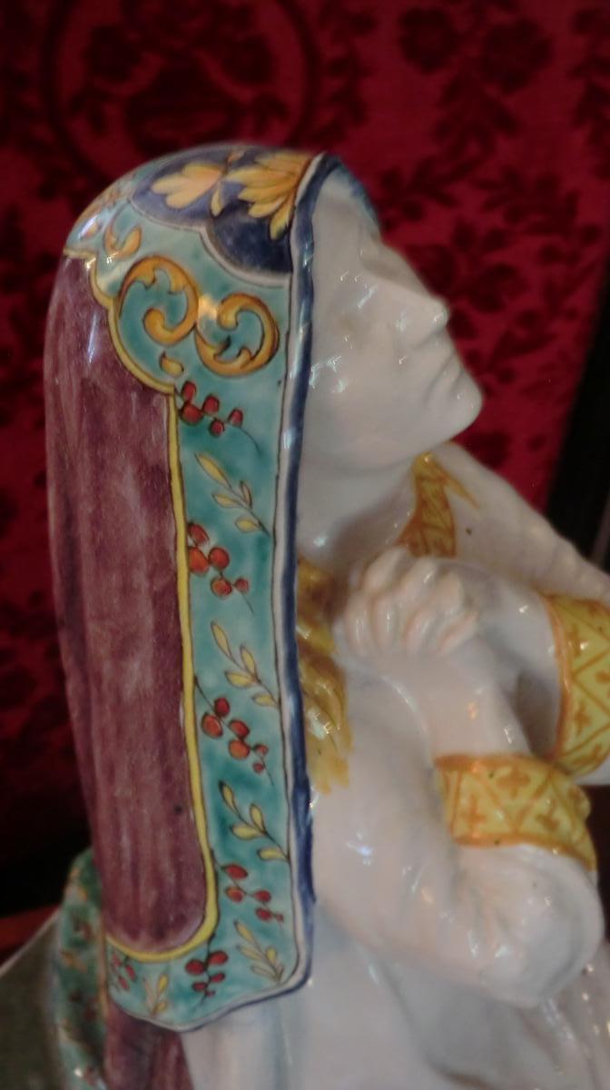 Grande Vierge Priant En Faience Polychrome-photo-4