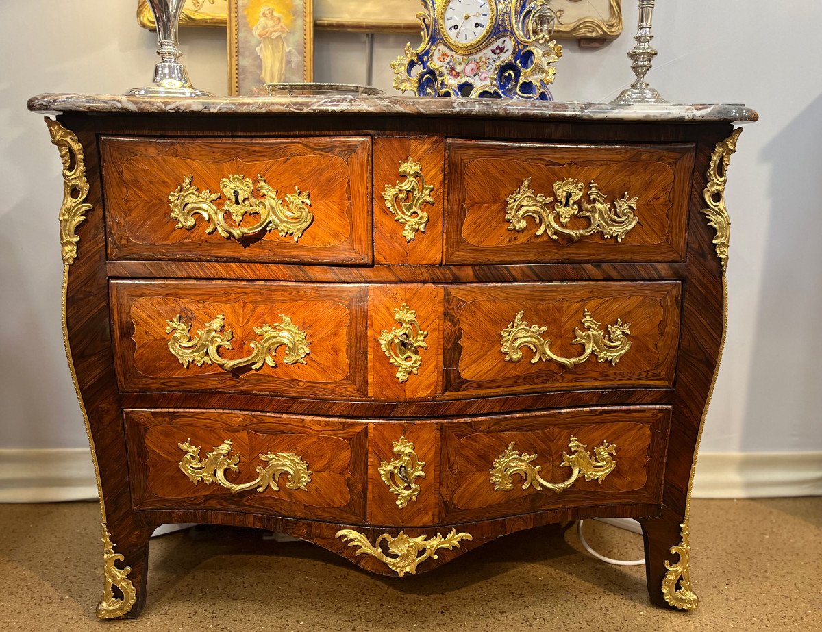 Commode Louis XV Marquetée, Estampillée P. Wattelin 