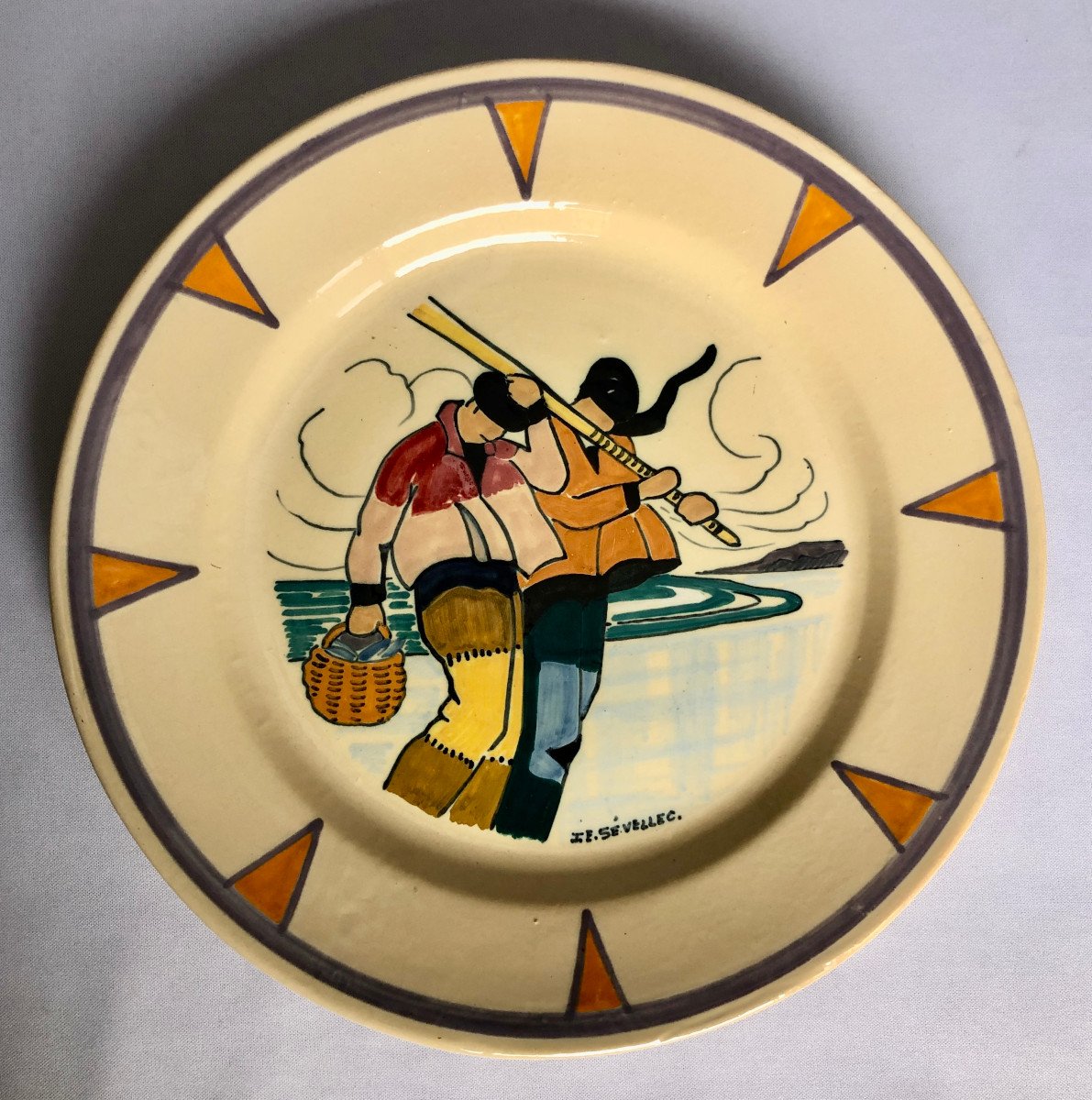 Plate Decorated With Two Fishermen In The Wind By Jim Sévellec - Brittany