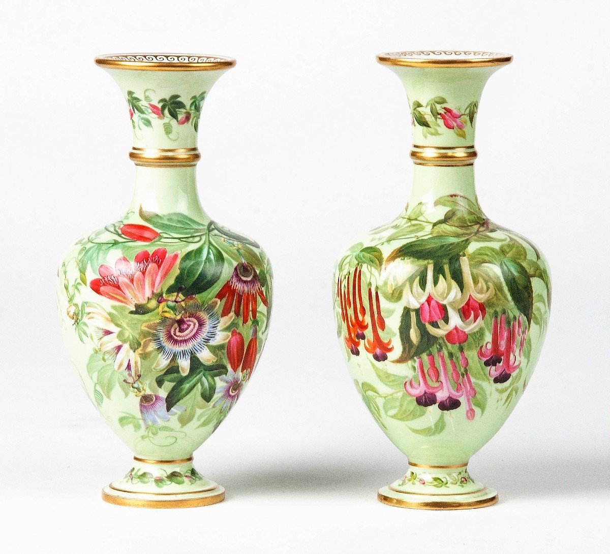 Paire De Vases En Porcelaine De La Marque Anglaise Copeland XIX ème