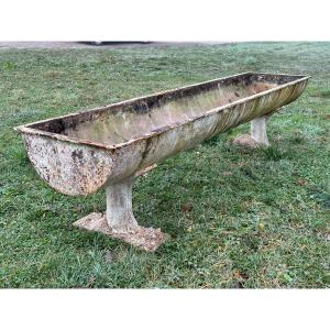 Large Cast Iron Castle Trough 3m10