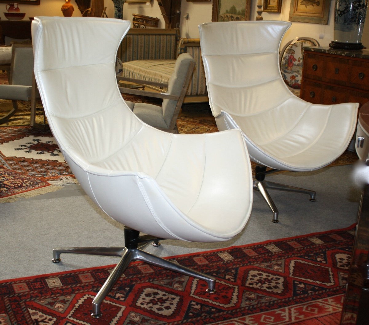 Vintage 80's Pearly White Faux Leather Shell Armchair-photo-1