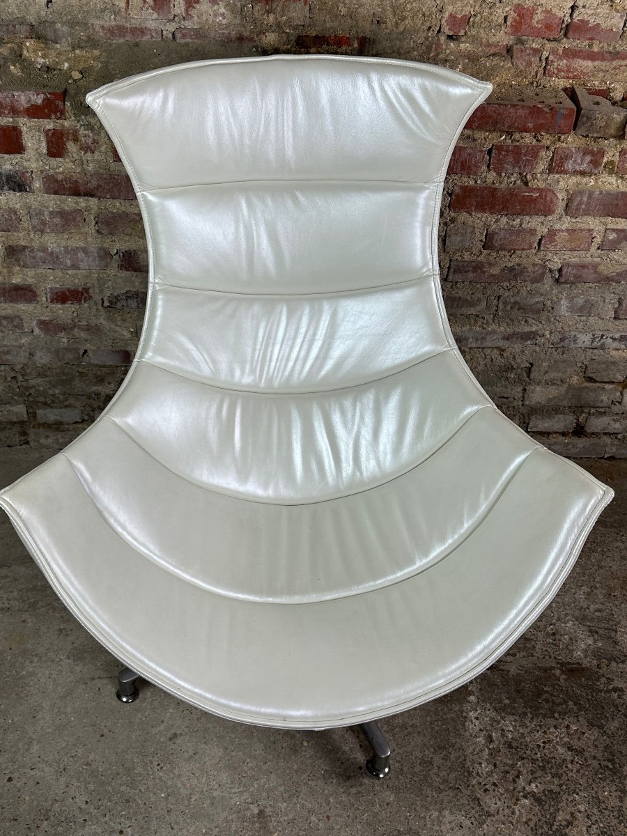 Vintage 80's Pearly White Faux Leather Shell Armchair-photo-4