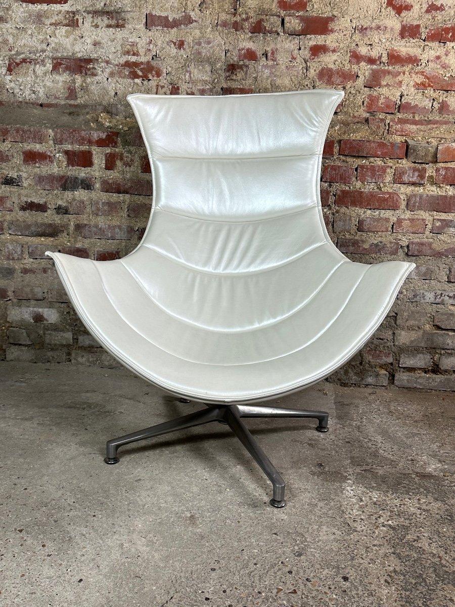 Vintage 80's Pearly White Faux Leather Shell Armchair