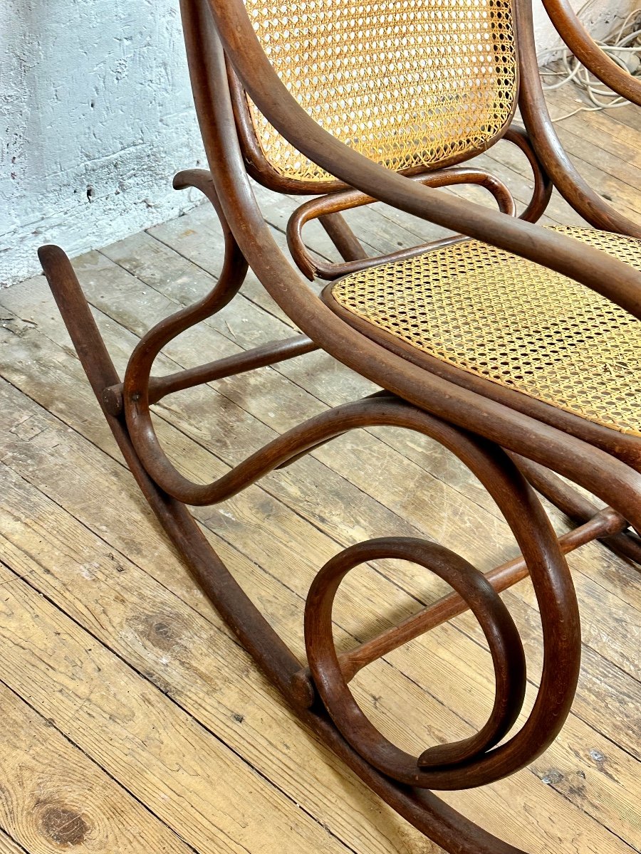 Thonet Rocking Chair In Curved Wood And Canework 1900s-photo-2