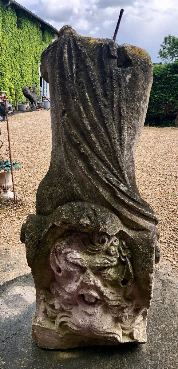 Statue De Femme Décapitée XVII Eme En Pierre Sculptée-photo-1