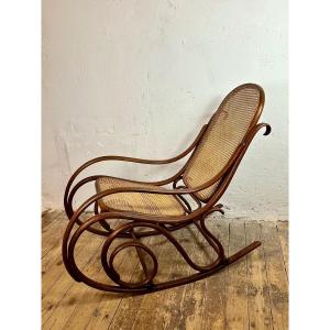 Rocking Chair Thonet En Bois Courbé Et Cannage Années 1900