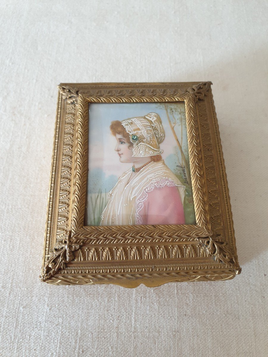 Box In Ornate Gilt Bronze, Decorated With A Miniature Signed Derval-photo-2