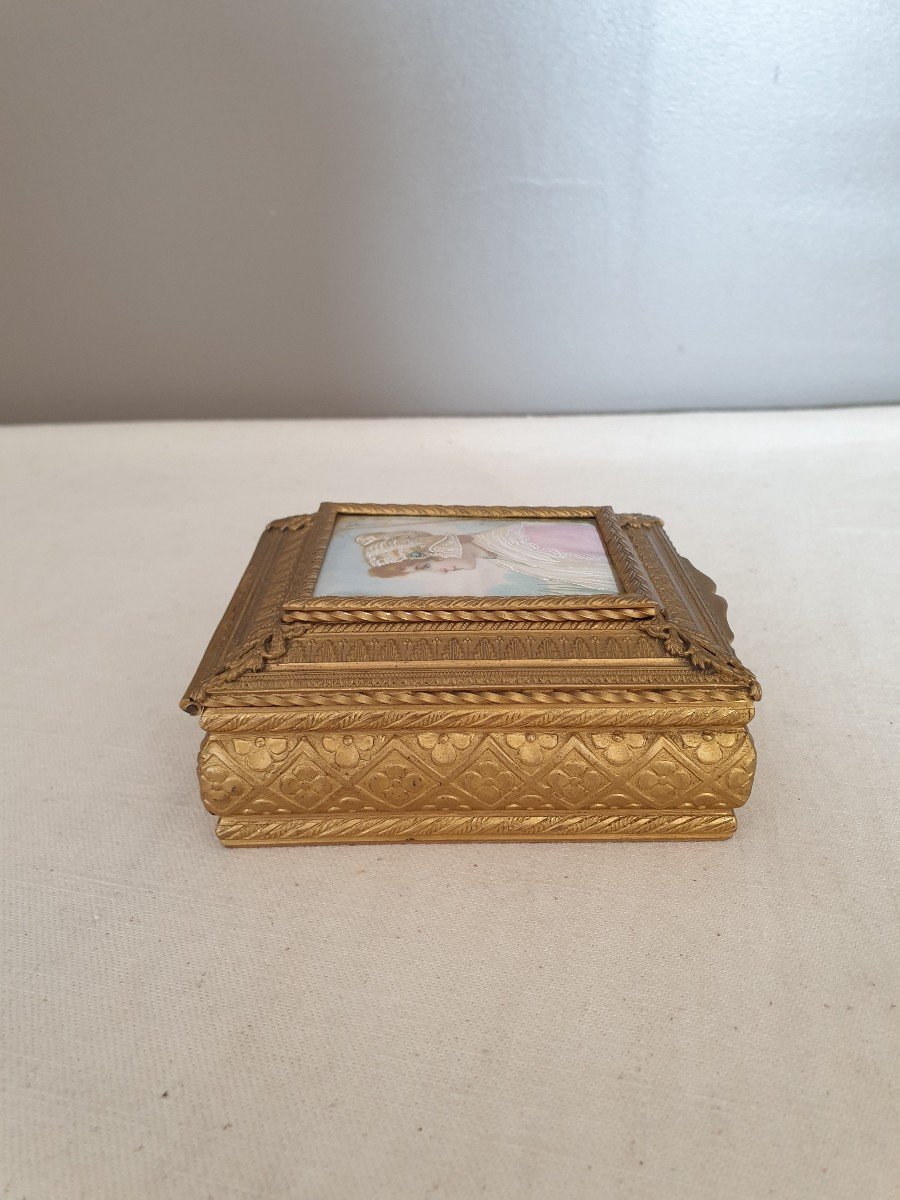 Box In Ornate Gilt Bronze, Decorated With A Miniature Signed Derval-photo-6