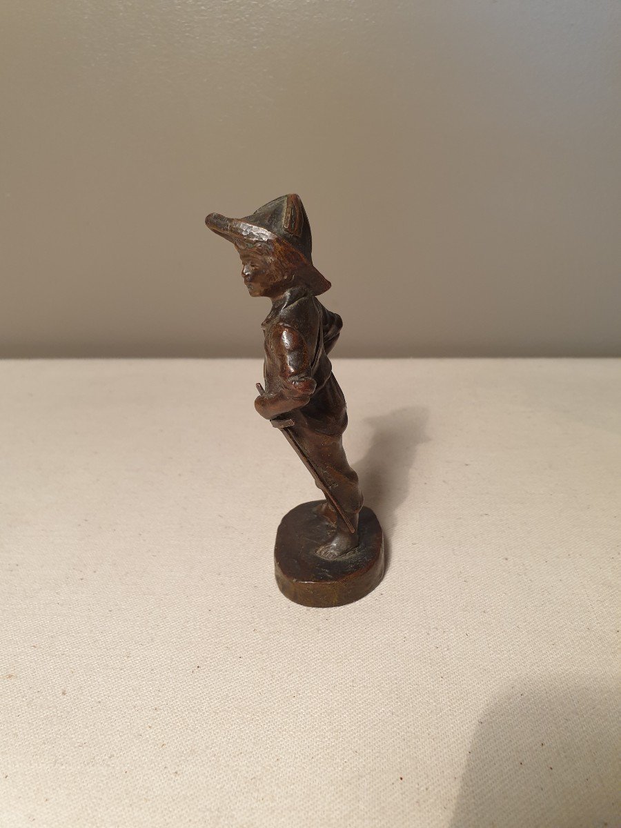 Bronze Statuette Little Boy With A Sword Patina Medal-photo-2