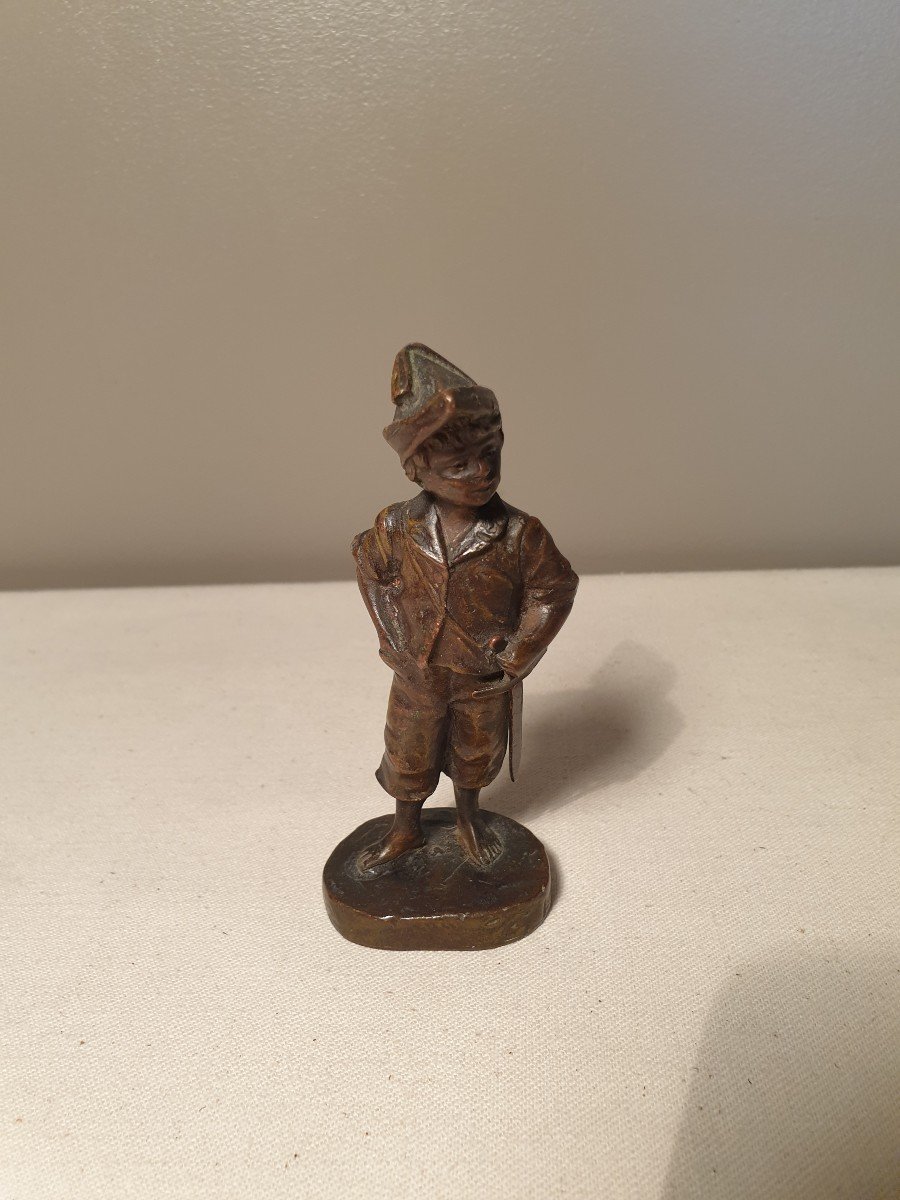 Bronze Statuette Little Boy With A Sword Patina Medal-photo-2