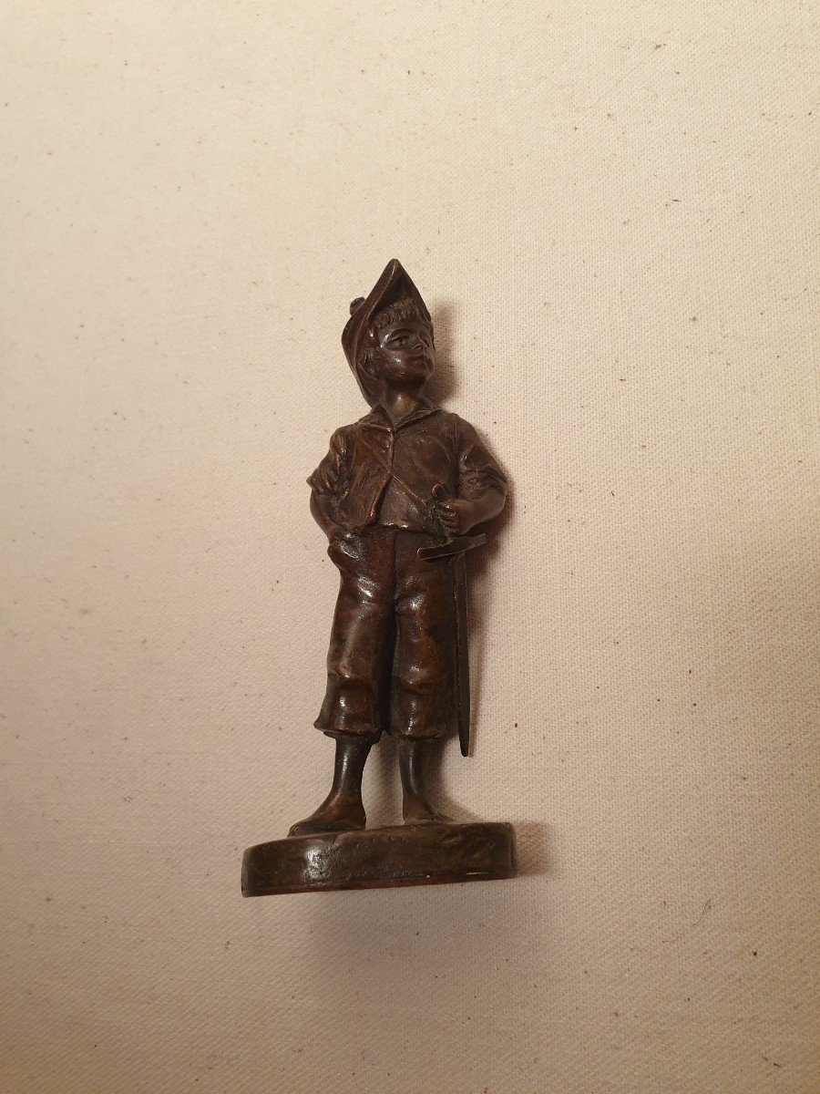 Bronze Statuette Little Boy With A Sword Patina Medal-photo-3