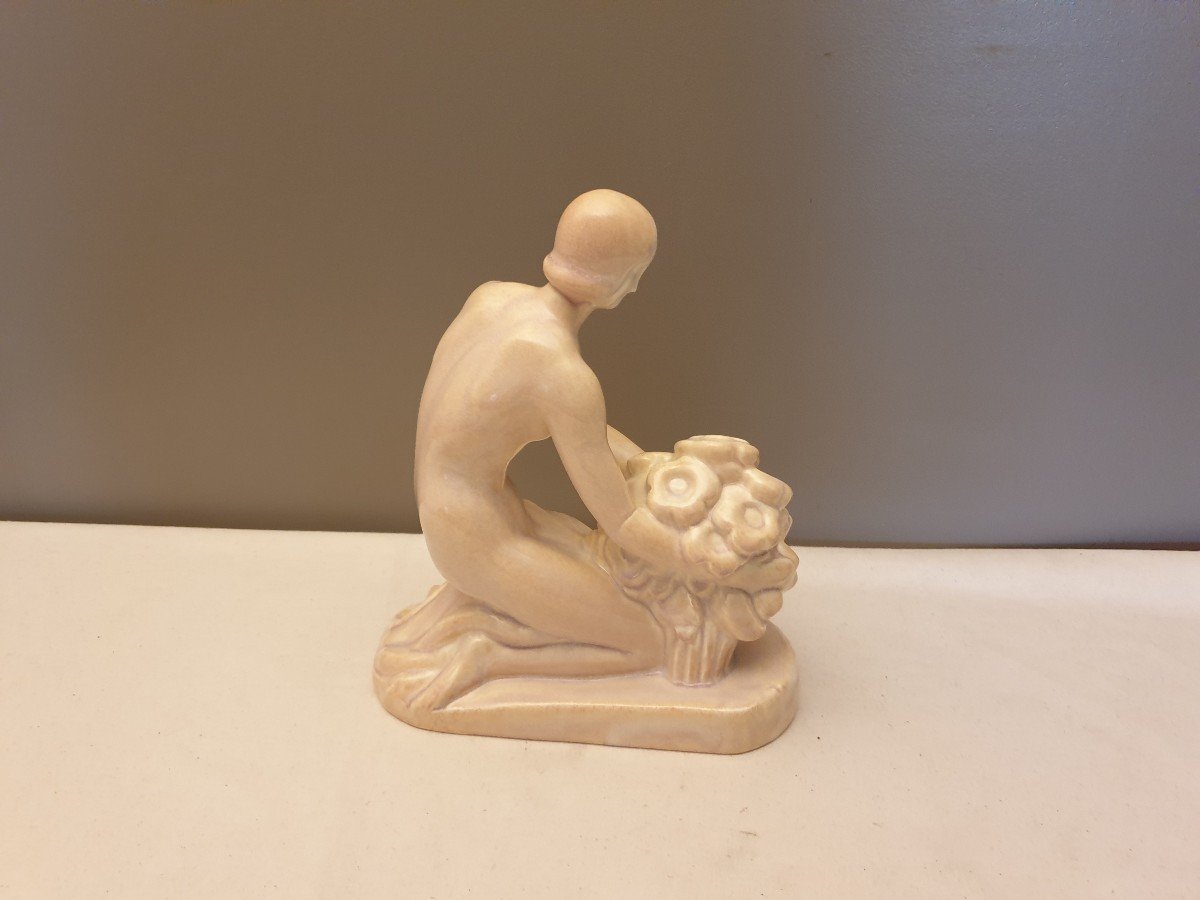 Vierzon Earthenware Sculpture Signed Odyv "woman With Bouquet". Height 26 Cm-photo-4