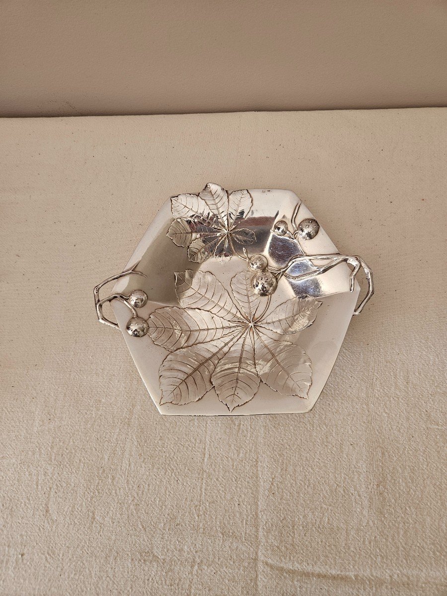 Small Hexagonal Dish Or Empty Pocket In Silver Metal Wmf. Decorated With Leaves And Fruits.-photo-2