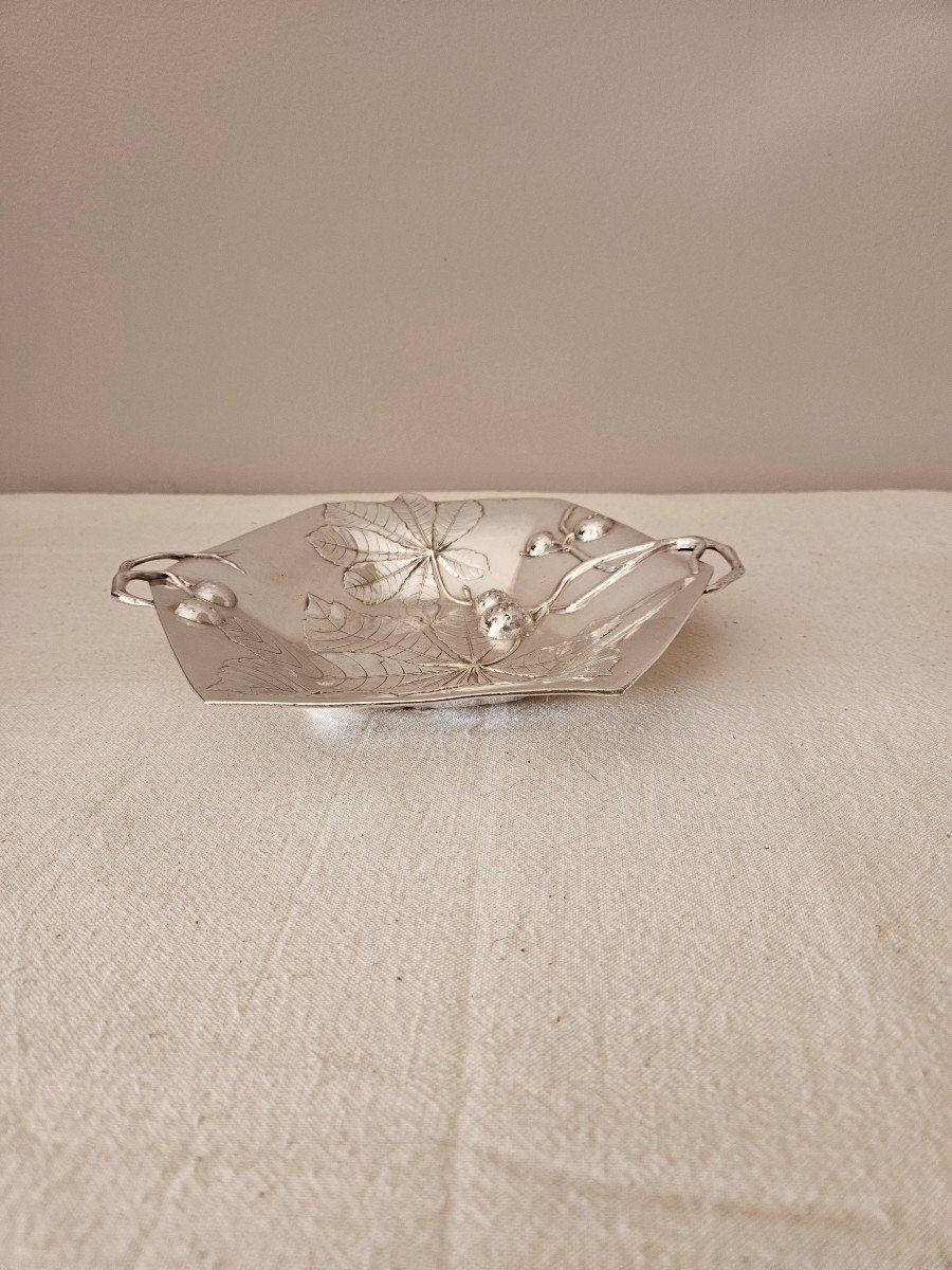 Small Hexagonal Dish Or Empty Pocket In Silver Metal Wmf. Decorated With Leaves And Fruits.-photo-1